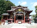 今宮神社拝殿正面と天水樽