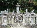 芳賀家と縁がある海潮寺境内に建立されている竹垣君徳政碑