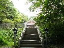 那須温泉神社参道の石段と玉垣