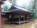 大関高増と縁がある那須神社随身門に付属している長床