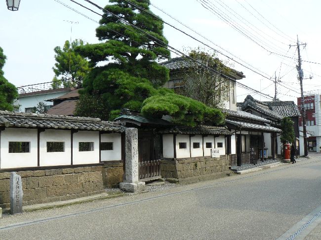 ���c�ƏZ��