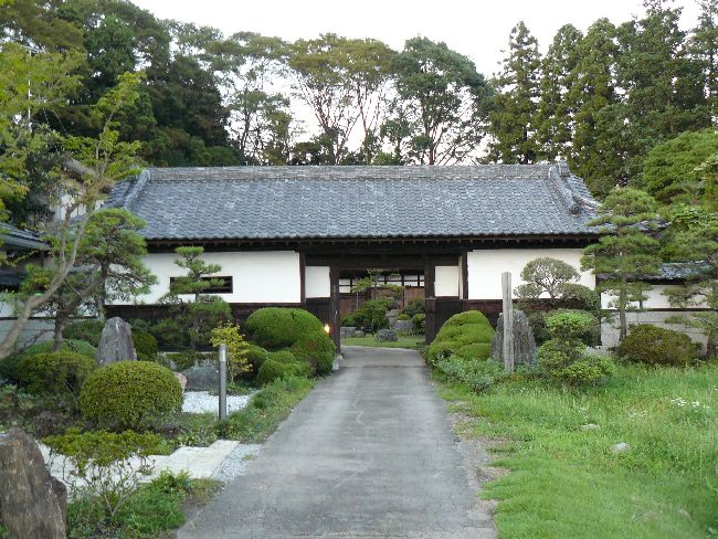 ���{�ƏZ��